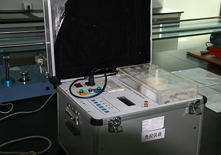 Grease insulation tester